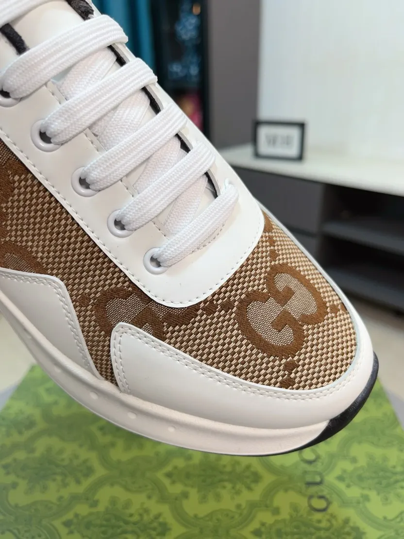 Men's shoes 💰440🌹🌹[GUCCI] Gucci's new lace-up casual men's shoes are on the market first, and the materials and workmanship are superior to all versions on the market. The highest quality shipped first-layer cowhide with imported original perforated materials➕Genuine leather lining, privately molded soft outsole, high foot comfort, imported special materials highlight the brand's unique charm, high-end customization 38-44